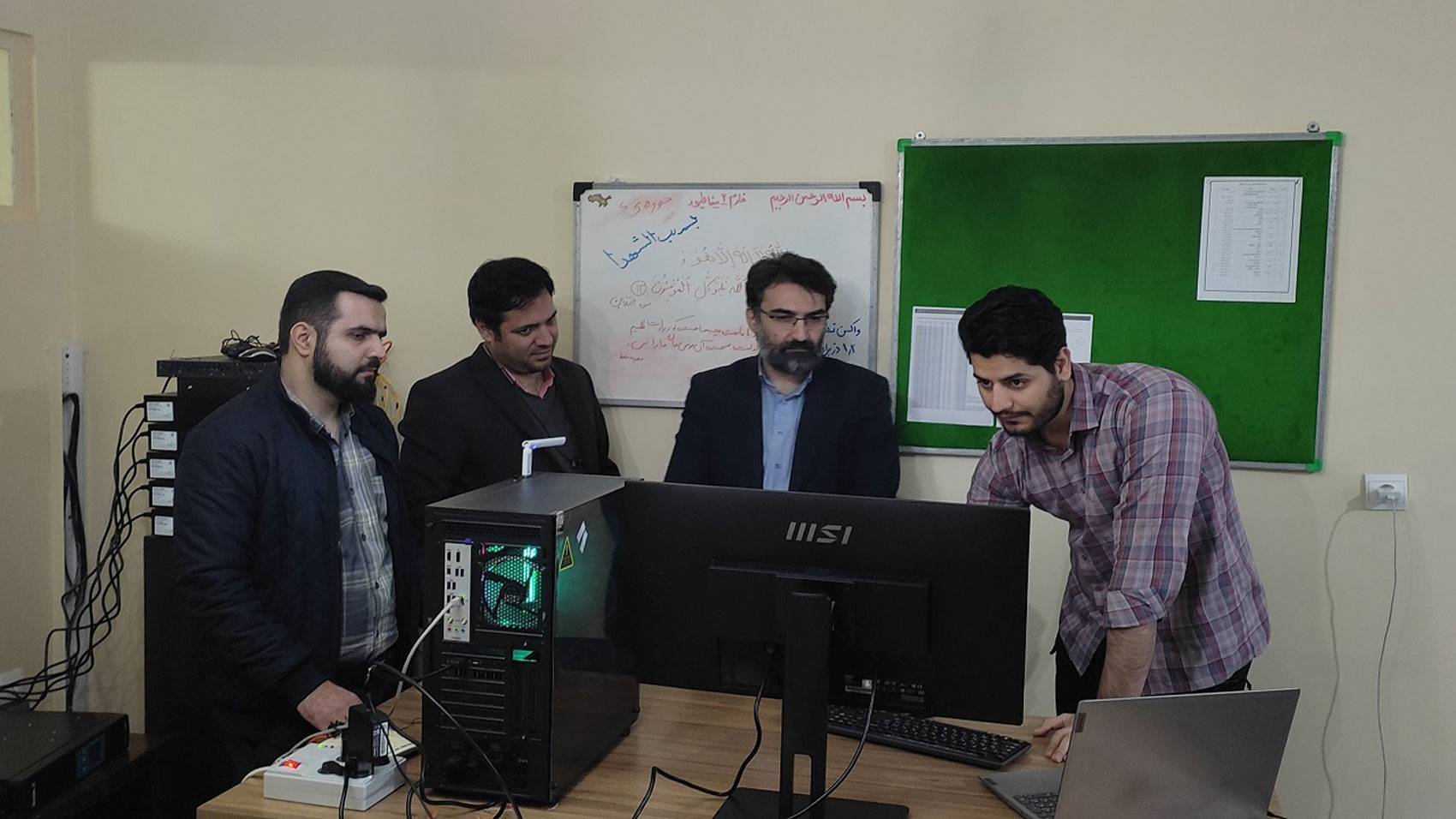 بازدید دکتر شیرزاده از مراحل هوشمندسازی فارم پرورش طیور